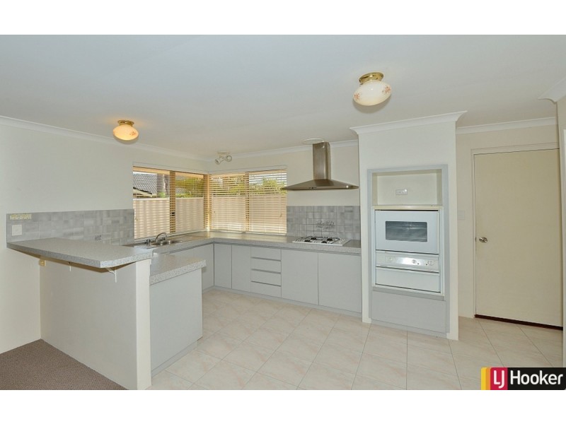 1/6 Dory Close, Halls Head WA 6210