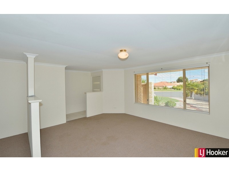 1/6 Dory Close, Halls Head WA 6210