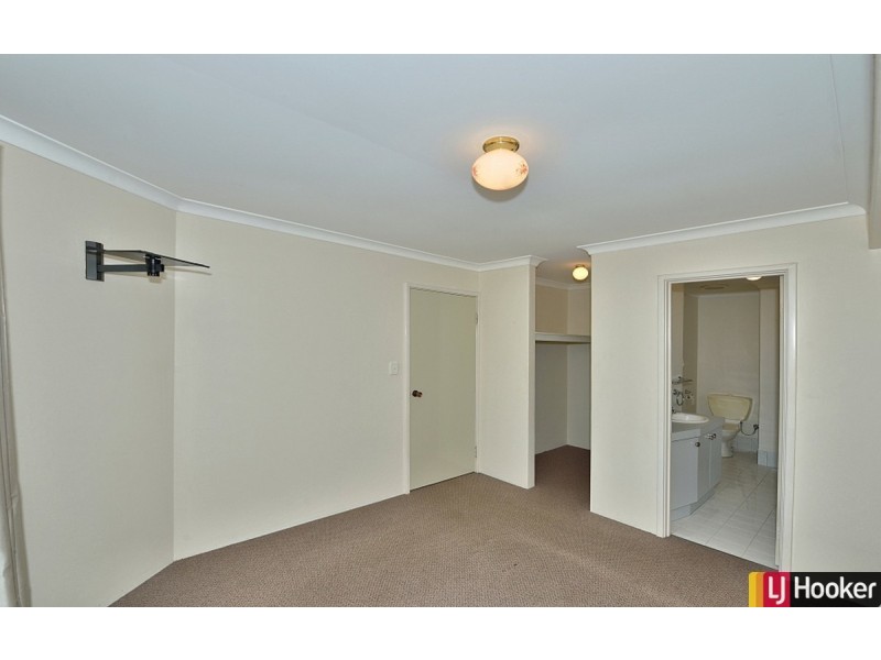 1/6 Dory Close, Halls Head WA 6210