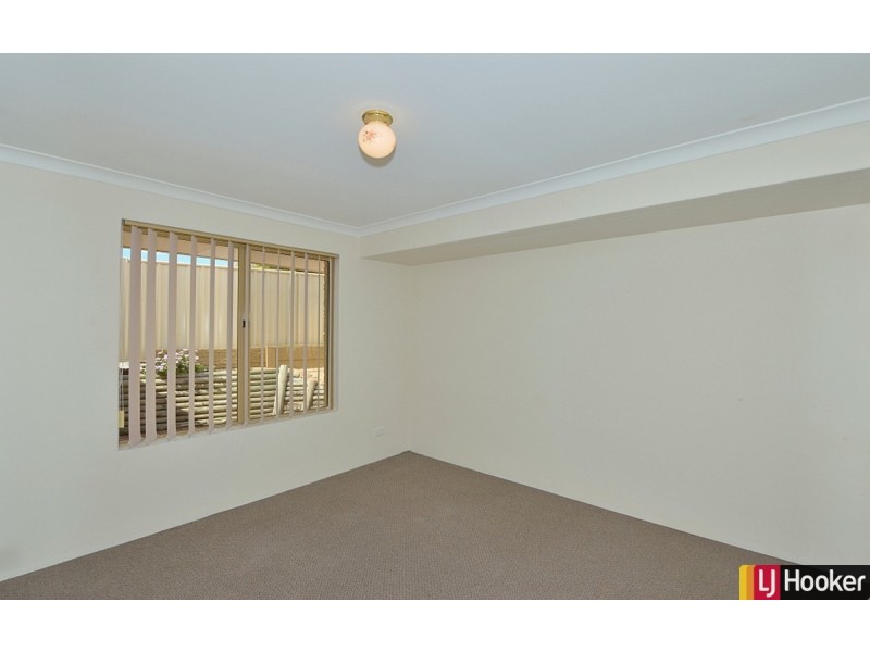 1/6 Dory Close, Halls Head WA 6210