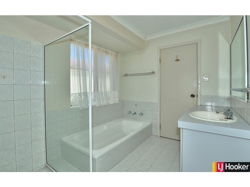 1/6 Dory Close, Halls Head WA 6210