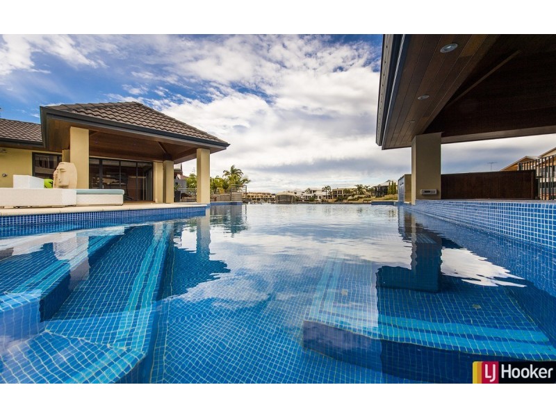 2 Leighton Place, Halls Head WA 6210