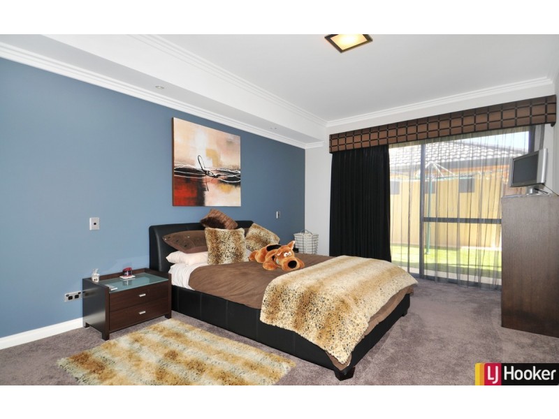 2 Leighton Place, Halls Head WA 6210