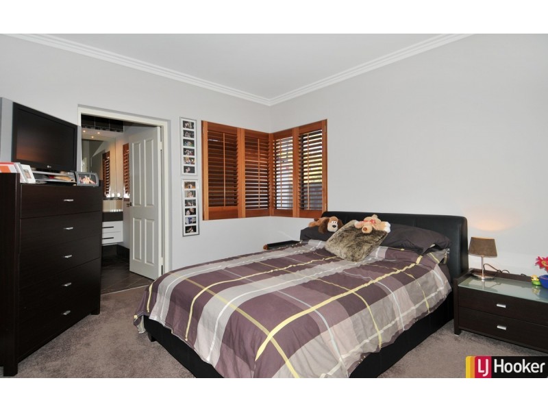 2 Leighton Place, Halls Head WA 6210
