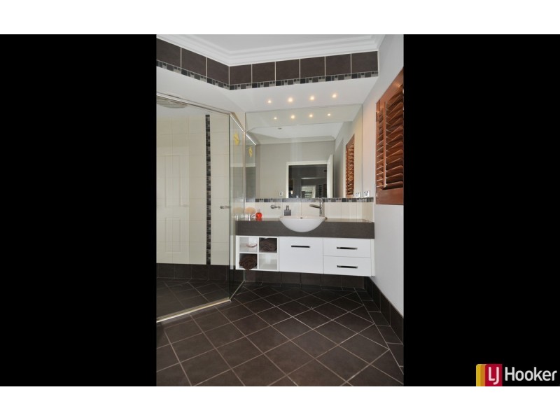 2 Leighton Place, Halls Head WA 6210