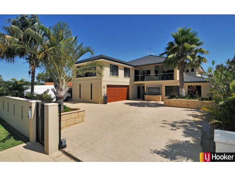 2 Leighton Place, Halls Head WA 6210