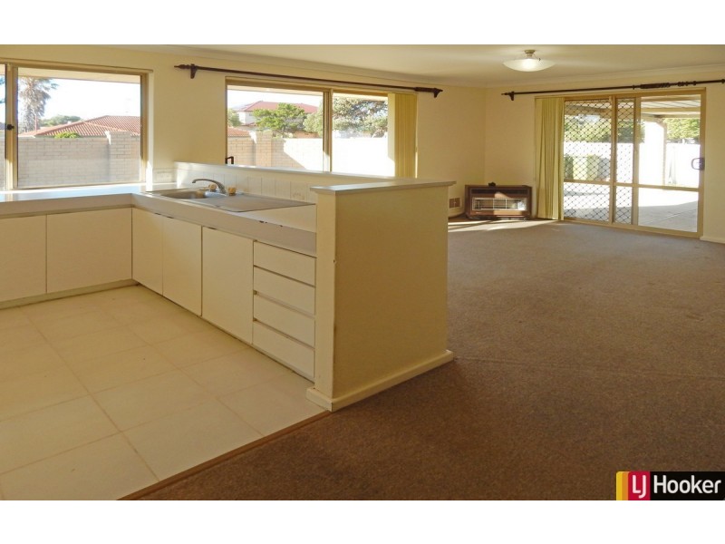 2 Karunjie Road, Golden Bay WA 6174