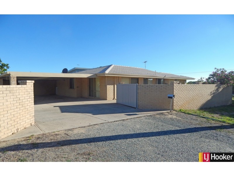 2 Karunjie Road, Golden Bay WA 6174