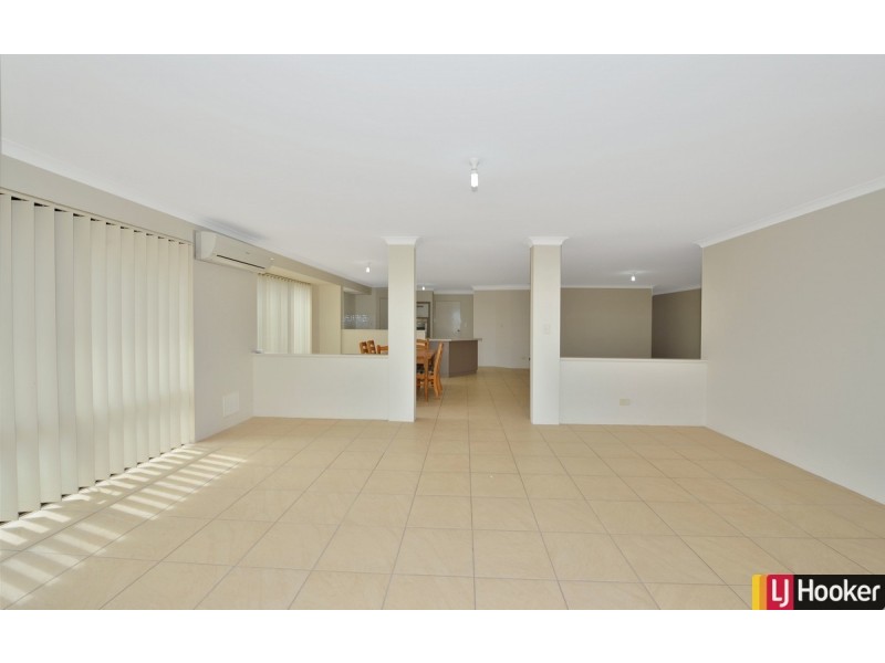 17 Loretta Parkway, Lakelands WA 6180