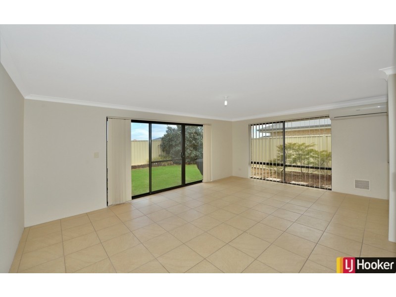 17 Loretta Parkway, Lakelands WA 6180