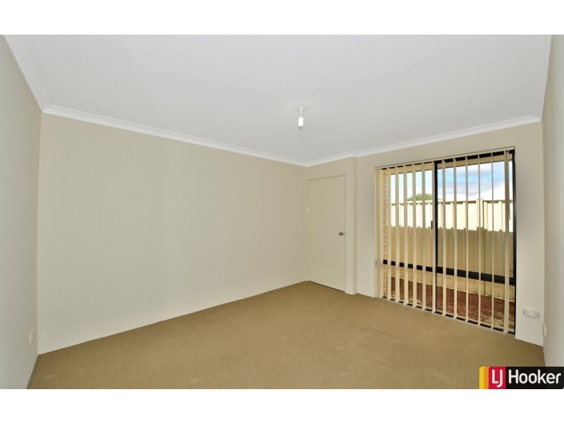 17 Loretta Parkway, Lakelands WA 6180