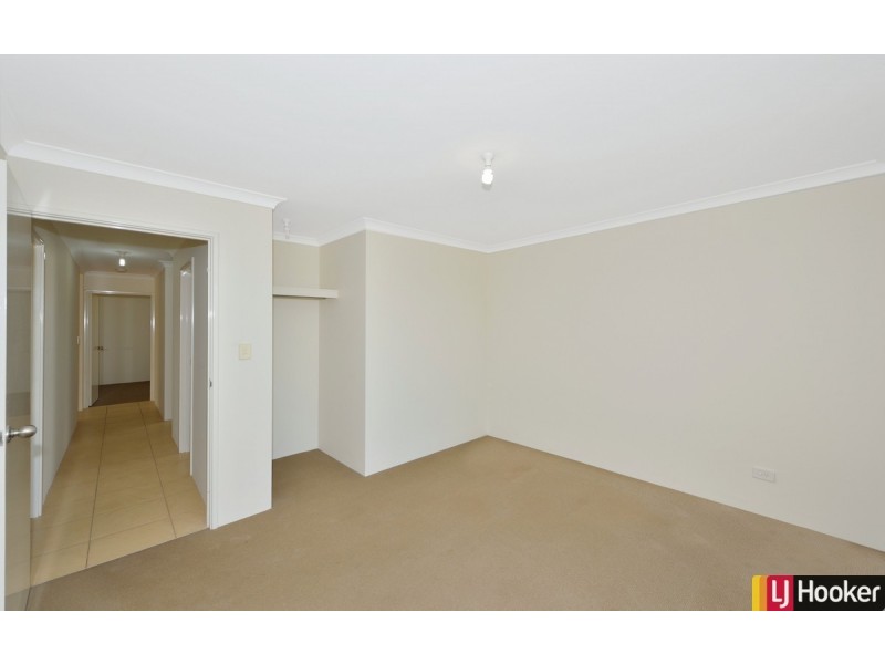 17 Loretta Parkway, Lakelands WA 6180