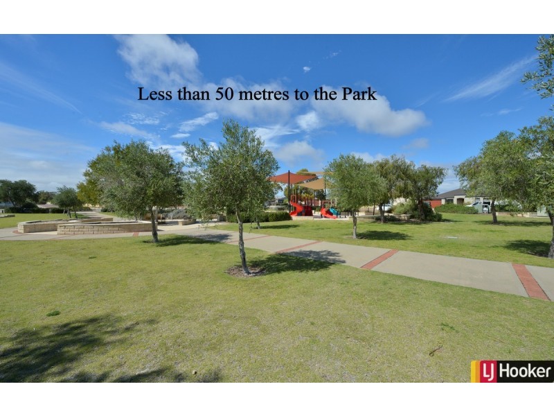 17 Loretta Parkway, Lakelands WA 6180