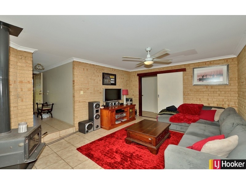 18 Magnolia Rise, Halls Head WA 6210
