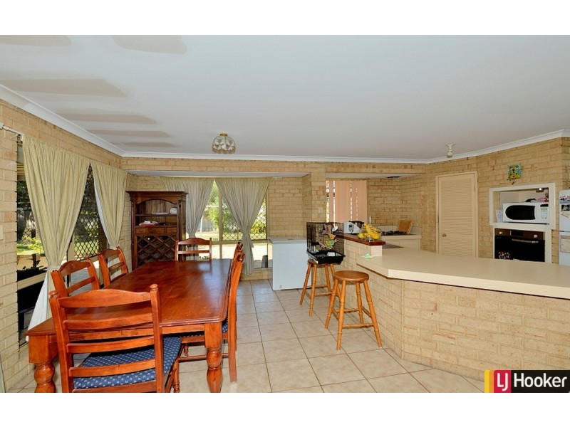 18 Magnolia Rise, Halls Head WA 6210
