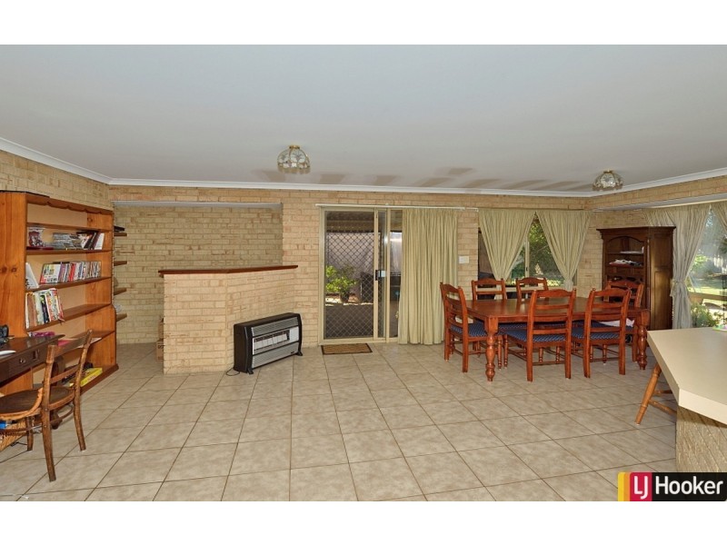 18 Magnolia Rise, Halls Head WA 6210