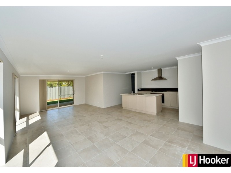 10 Scrubwren Way, Erskine WA 6210