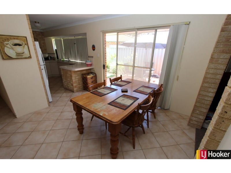 2/6 Seaton Close, Halls Head WA 6210