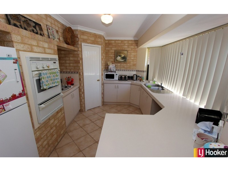 2/6 Seaton Close, Halls Head WA 6210