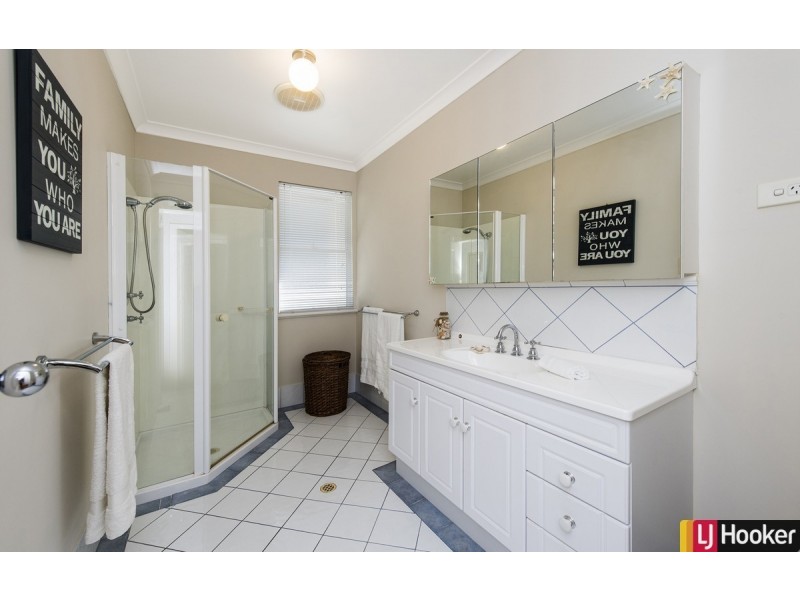 3 Oversby Street, Halls Head WA 6210