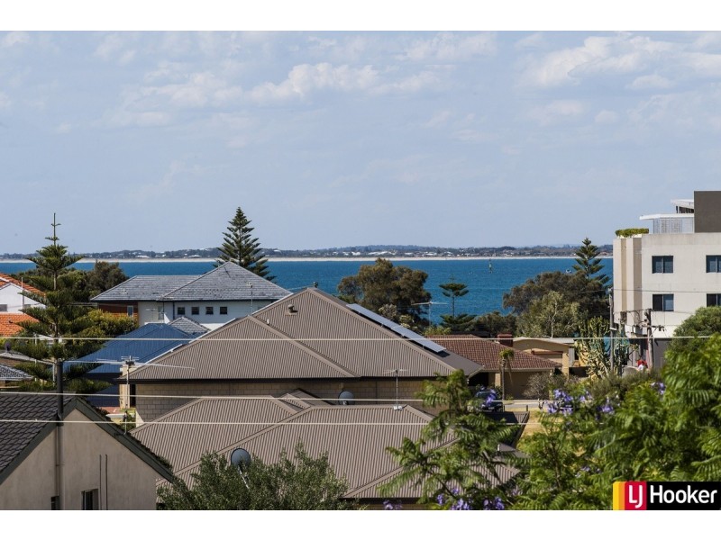 3 Oversby Street, Halls Head WA 6210