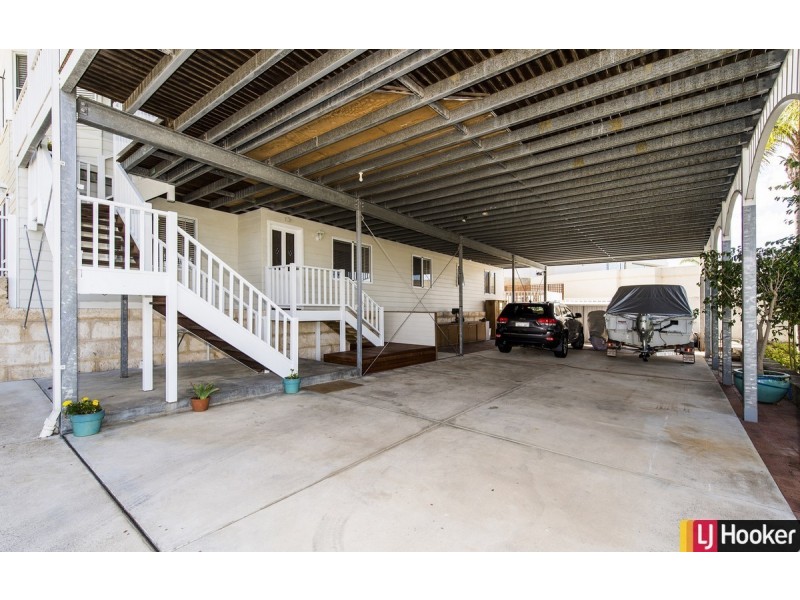 3 Oversby Street, Halls Head WA 6210