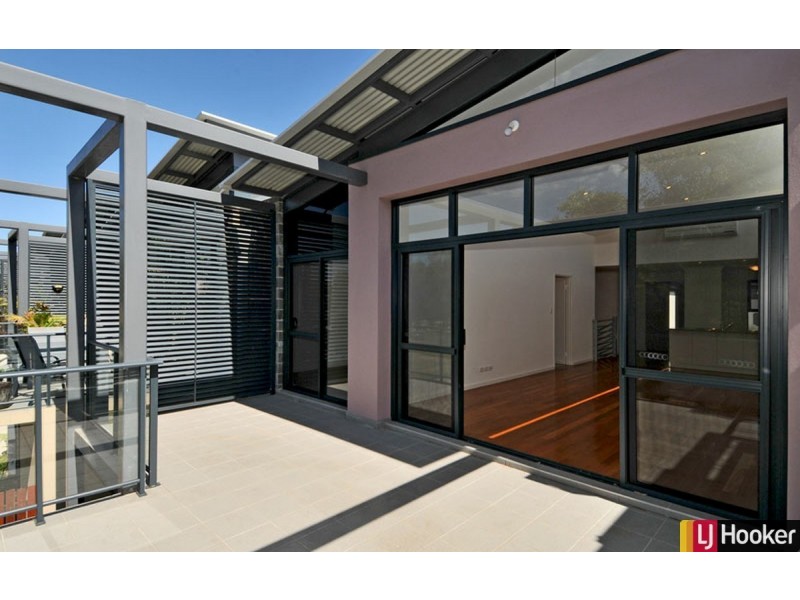 8 Golfers Retreat, Halls Head WA 6210