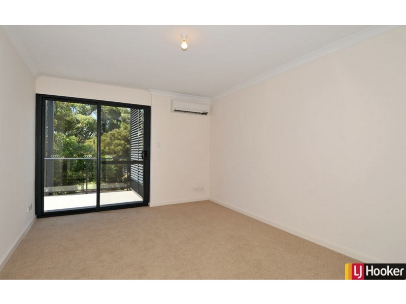 8 Golfers Retreat, Halls Head WA 6210