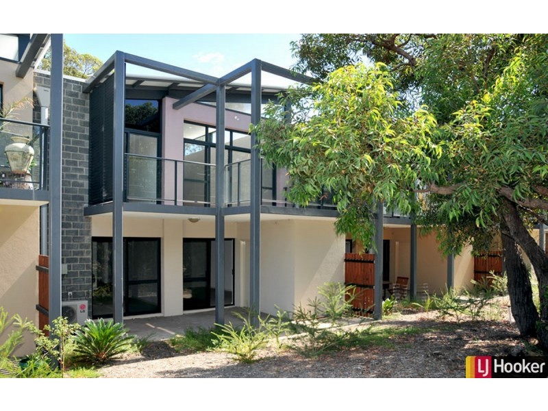8 Golfers Retreat, Halls Head WA 6210