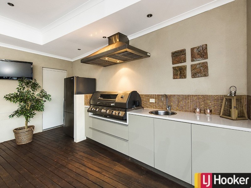 14 Amity Cove, Halls Head WA 6210