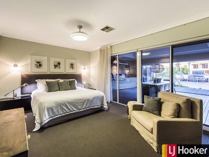 14 Amity Cove, Halls Head WA 6210