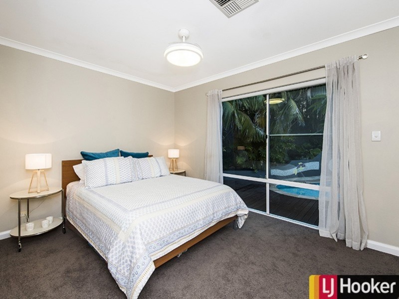 14 Amity Cove, Halls Head WA 6210