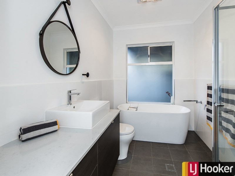 14 Amity Cove, Halls Head WA 6210