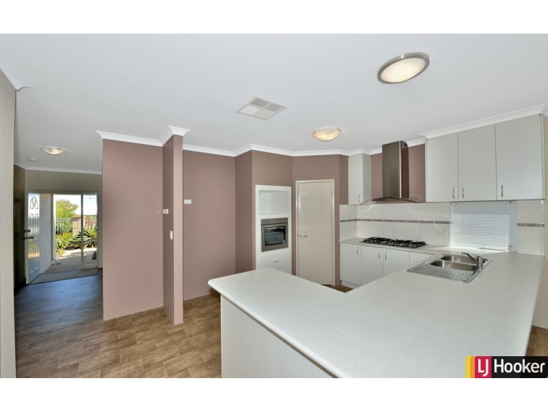 18 Still Meadow Turn, Meadow Springs WA 6210