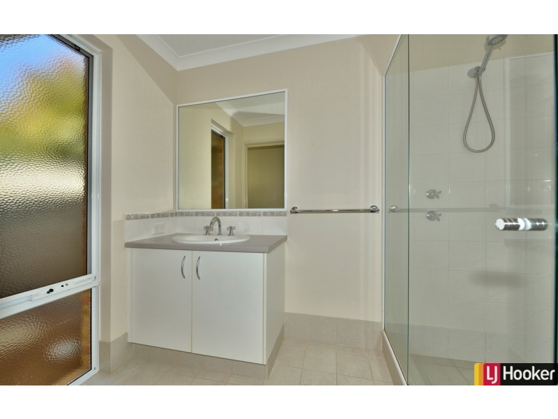 18 Still Meadow Turn, Meadow Springs WA 6210