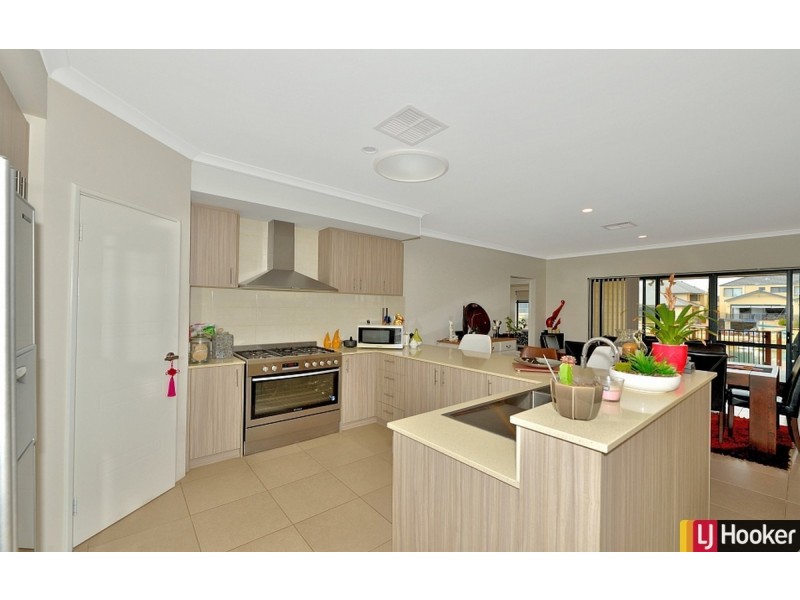 31 Queen Parade, Wannanup WA 6210