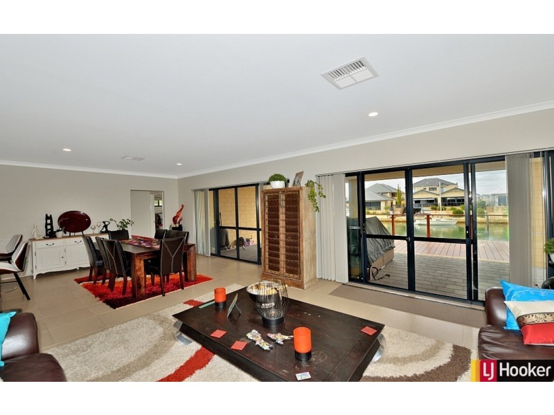 31 Queen Parade, Wannanup WA 6210