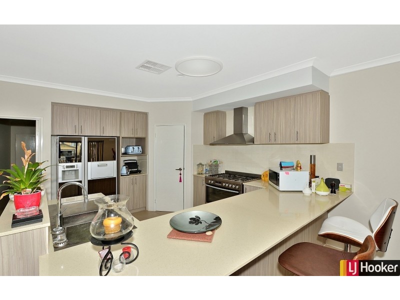 31 Queen Parade, Wannanup WA 6210