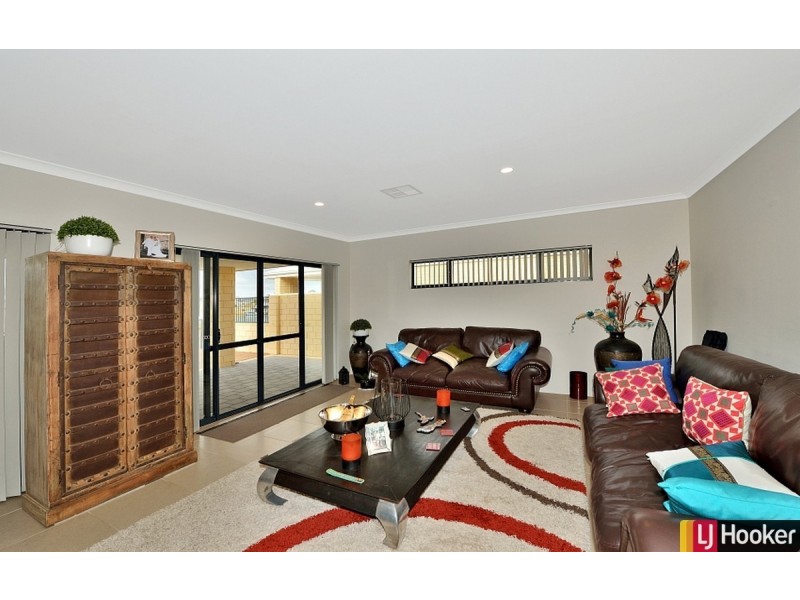 31 Queen Parade, Wannanup WA 6210