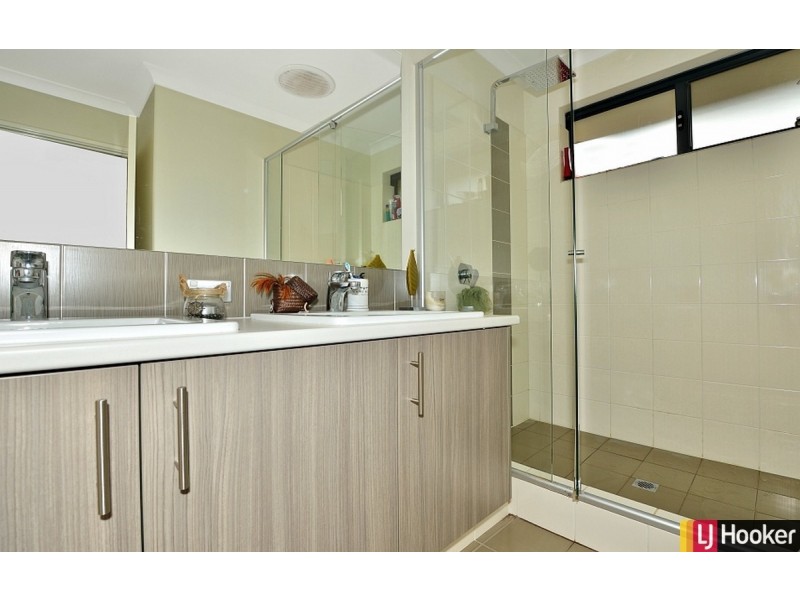 31 Queen Parade, Wannanup WA 6210