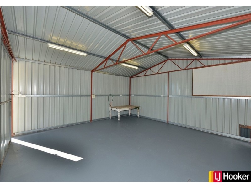 11 Sandalwood Parade, Halls Head WA 6210