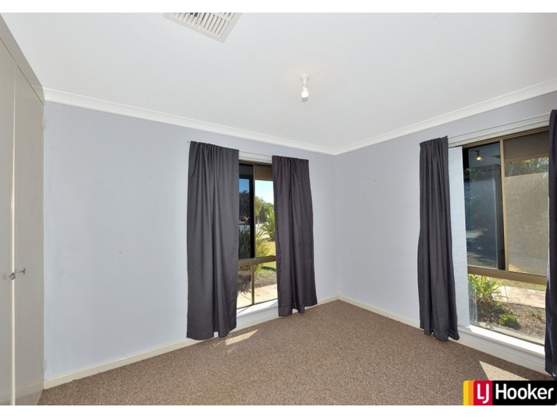 11 Sandalwood Parade, Halls Head WA 6210