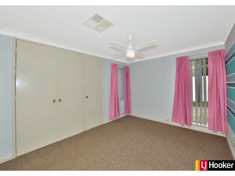 11 Sandalwood Parade, Halls Head WA 6210