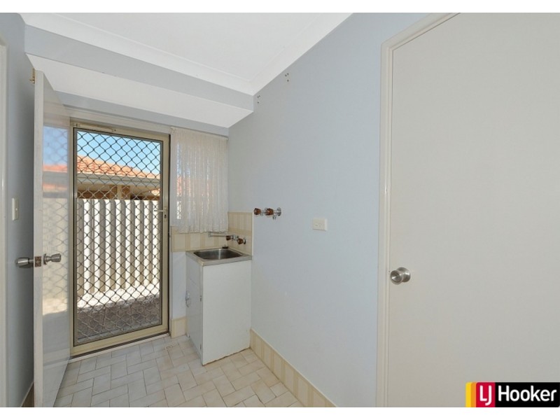 11 Sandalwood Parade, Halls Head WA 6210