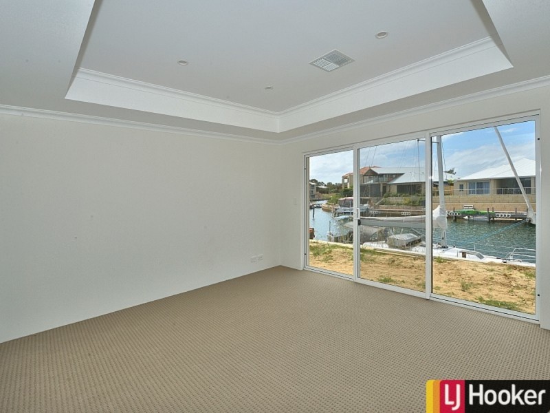 8 Sandpiper Island Retreat, Wannanup WA 6210