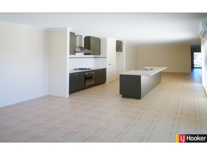 15 Bremer Way, South Yunderup WA 6208