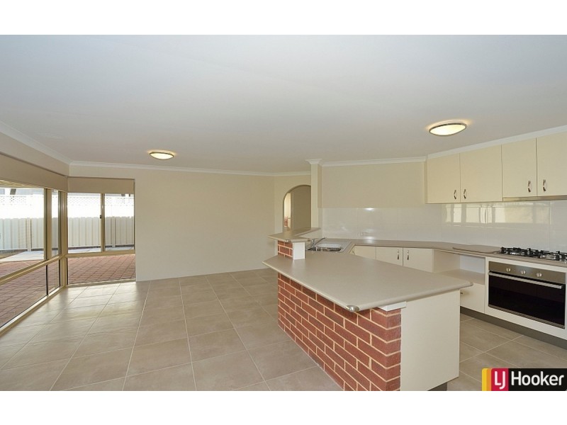 38 Paradise Circuit, Halls Head WA 6210