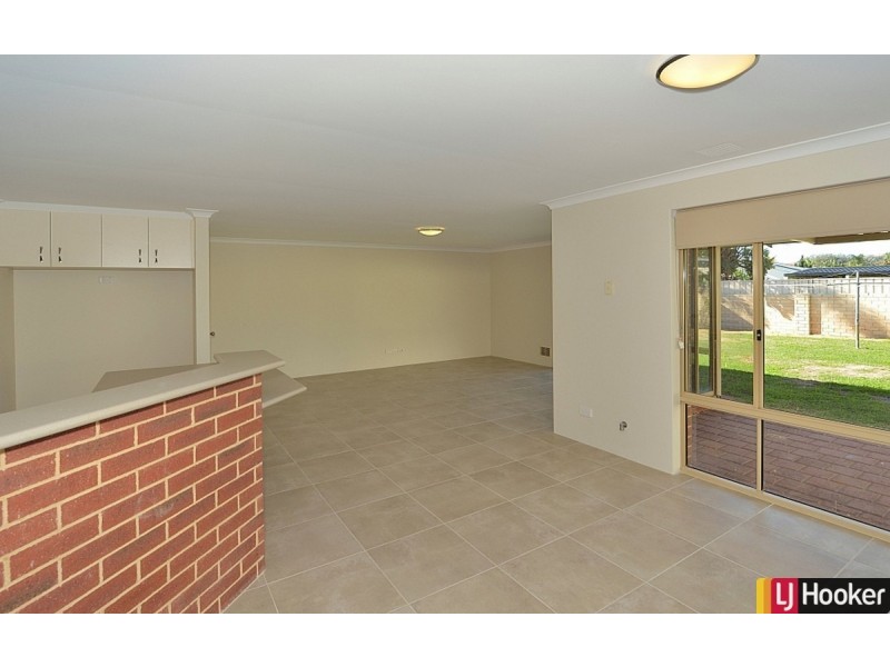 38 Paradise Circuit, Halls Head WA 6210