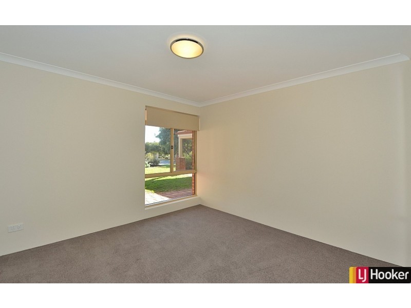 38 Paradise Circuit, Halls Head WA 6210