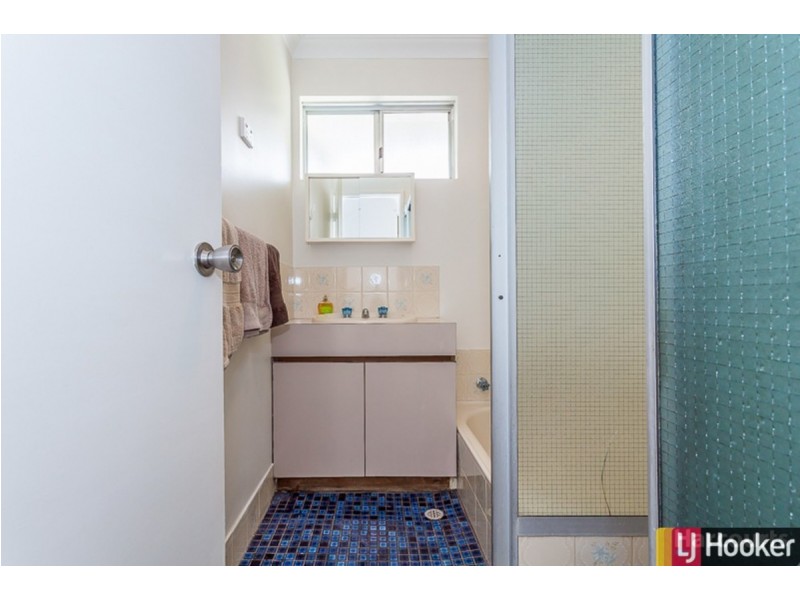 32 Kookerbrook Street, Dudley Park WA 6210